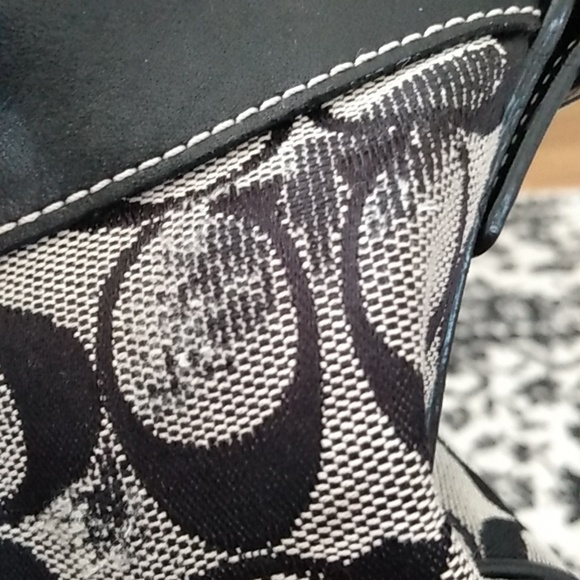 Authentic Coach Shoulder Bag - Picture 8 of 13